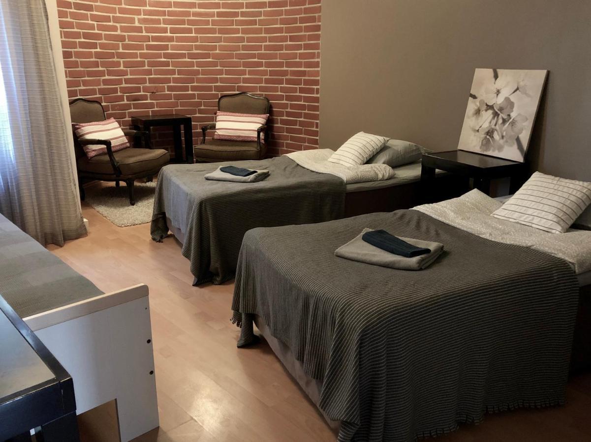 Hotel & Hostel Silmu Evitskog Екстер'єр фото