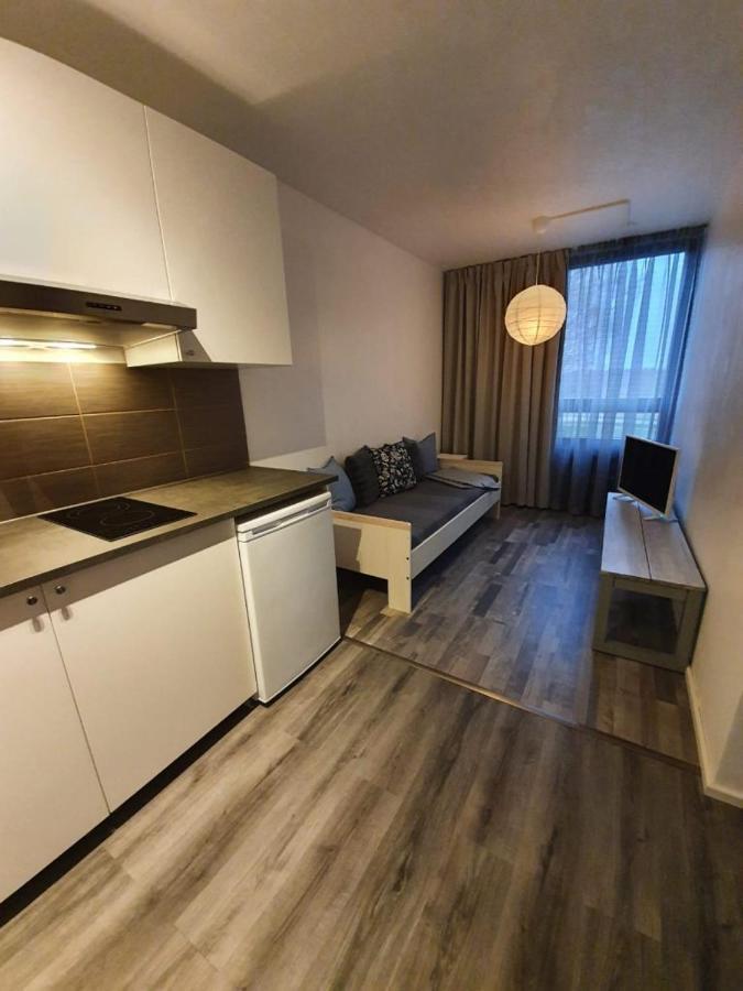 Hotel & Hostel Silmu Evitskog Екстер'єр фото