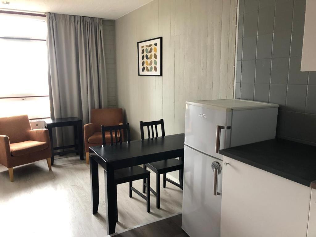 Hotel & Hostel Silmu Evitskog Екстер'єр фото